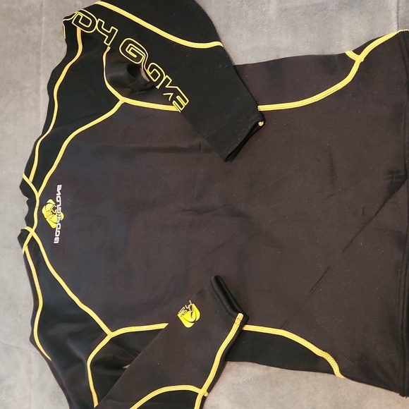 Body Glove Black and Yellow Rash Guard Swim Top - Picture 4 of 7